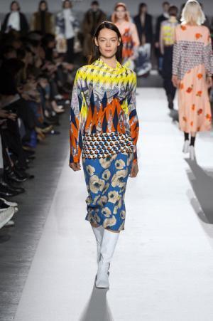 ドリス ヴァン ノッテン100回目のショー、往年のトップモデルがランウェイに【2017-18秋冬ウィメンズ】