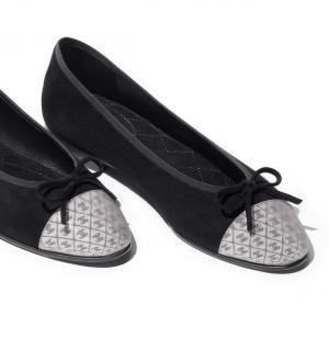 シャネルの新しいバレリーナシューズ、2017春夏コレクションのフレッシュなカラーで登場