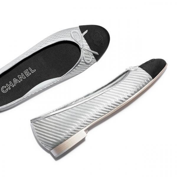 シャネルの新しいバレリーナシューズ、2017春夏コレクションのフレッシュなカラーで登場