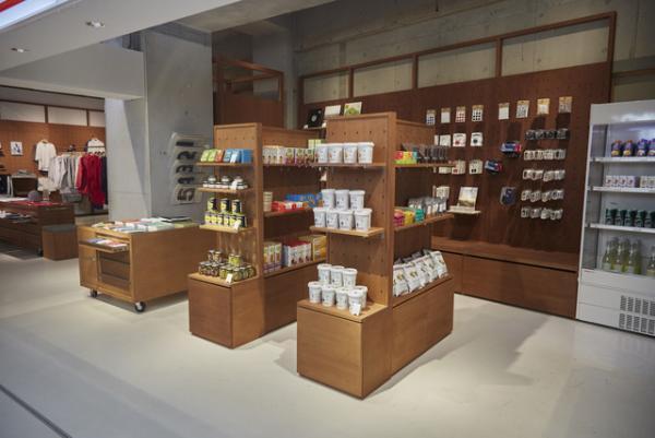 ルコック原宿店がアーバンサイクル・ライフスタイルショップにリブランディングオープン、店舗デザインは谷尻誠