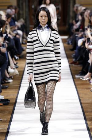 ランバン、フェミニンをエモーショナルに【2017-18秋冬ウィメンズ】