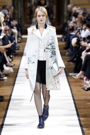 ランバン、フェミニンをエモーショナルに【2017-18秋冬ウィメンズ】