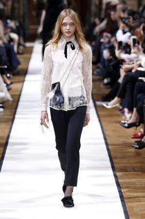 ランバン、フェミニンをエモーショナルに【2017-18秋冬ウィメンズ】