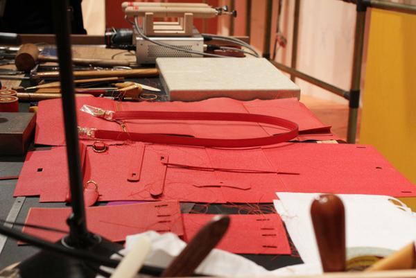 エルメスのアトリエが東京にやってきた！「エルメスの手しごと展」で目の当たりにする製品の“向こう側”【レポート】