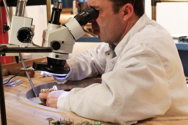 エルメスのアトリエが東京にやってきた！「エルメスの手しごと展」で目の当たりにする製品の“向こう側”【レポート】