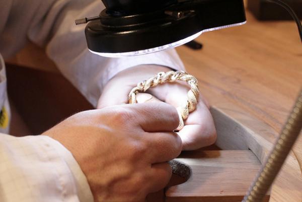 エルメスのアトリエが東京にやってきた！「エルメスの手しごと展」で目の当たりにする製品の“向こう側”【レポート】