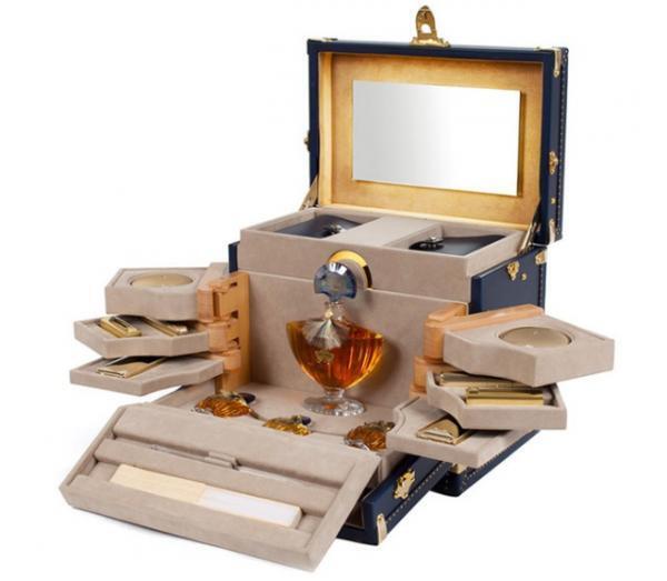 モワナ ブティック西武池袋本店がオープン1周年。ヴィンテージトランクエキシビジョンを開催