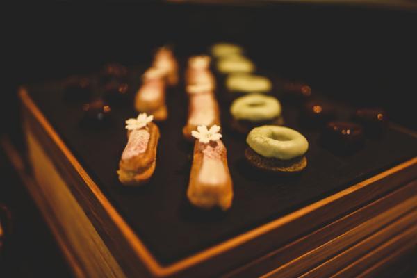 コンラッド東京の最上階エグゼクティブラウンジがリニューアル。大人気宿泊プラン「おこもりスイート」も復活