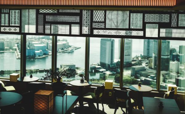 コンラッド東京の最上階エグゼクティブラウンジがリニューアル。大人気宿泊プラン「おこもりスイート」も復活