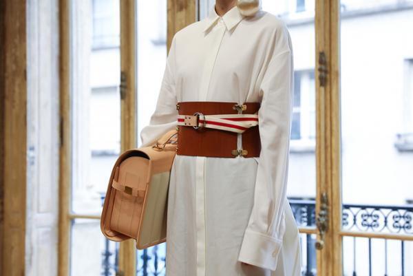 ビューティフルピープル、パリデビューで魅せた新・日本の定番【2017-18秋冬ウィメンズ】