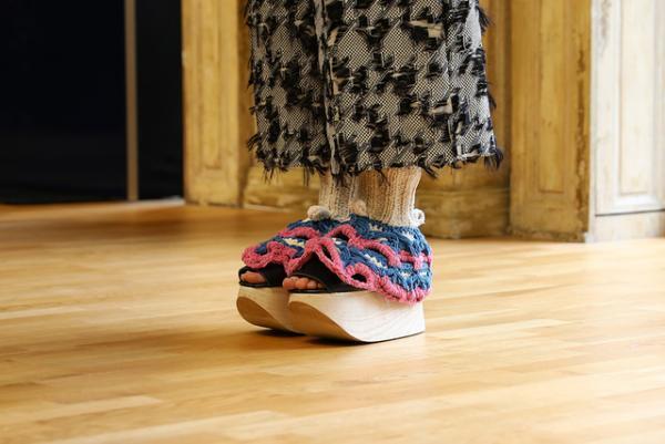 ビューティフルピープル、パリデビューで魅せた新・日本の定番【2017-18秋冬ウィメンズ】