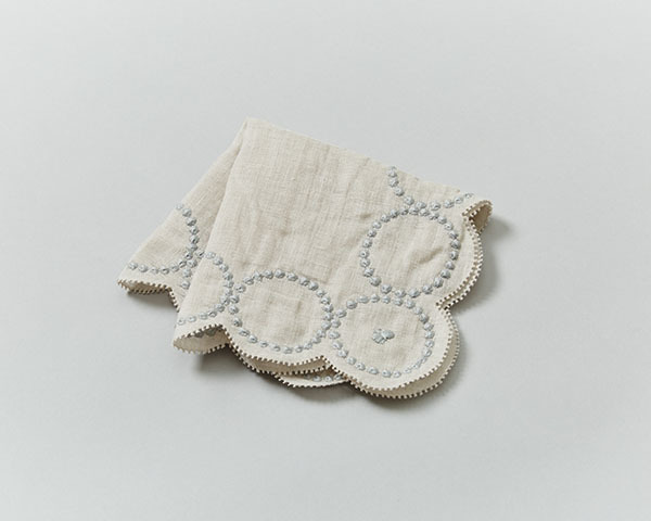 ミナ ペルホネンが大切にしてきた“青”をテーマに。新宿伊勢丹で「mina perhonenの青。」開催