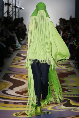 エミリオ・プッチ、伝統を礎にモダンをミックスさせて新境地へ挑む【2017-18秋冬ウィメンズ】