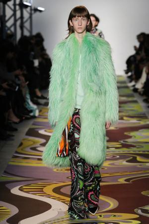 エミリオ・プッチ、伝統を礎にモダンをミックスさせて新境地へ挑む【2017-18秋冬ウィメンズ】