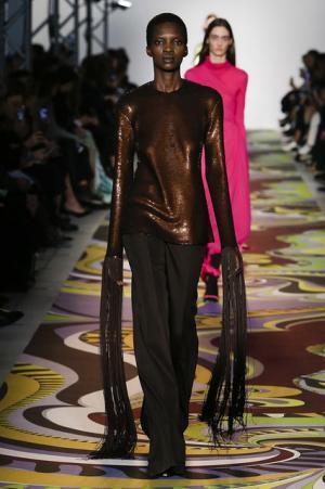 エミリオ・プッチ、伝統を礎にモダンをミックスさせて新境地へ挑む【2017-18秋冬ウィメンズ】