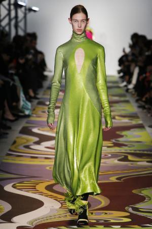 エミリオ・プッチ、伝統を礎にモダンをミックスさせて新境地へ挑む【2017-18秋冬ウィメンズ】