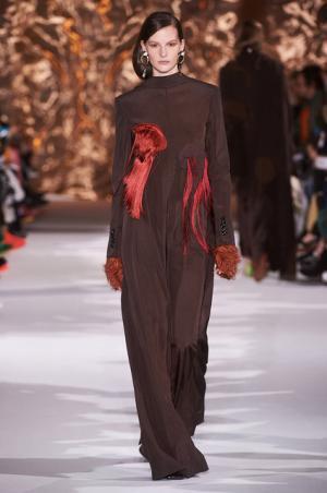 アクネ ストゥディオズ、芸術家パウル・クレーと重ね合わせるDIYスピリット【2017-18秋冬ウィメンズ】