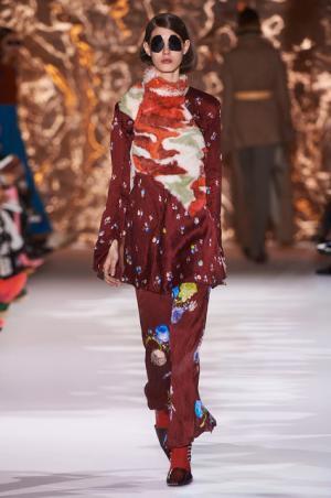 アクネ ストゥディオズ、芸術家パウル・クレーと重ね合わせるDIYスピリット【2017-18秋冬ウィメンズ】