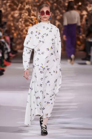 アクネ ストゥディオズ、芸術家パウル・クレーと重ね合わせるDIYスピリット【2017-18秋冬ウィメンズ】