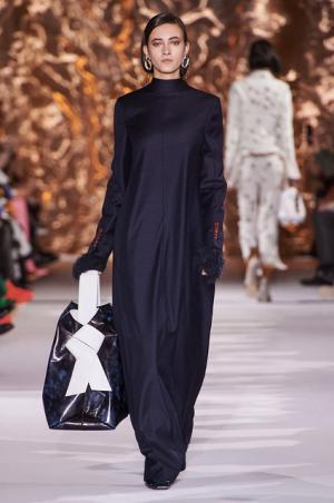 アクネ ストゥディオズ、芸術家パウル・クレーと重ね合わせるDIYスピリット【2017-18秋冬ウィメンズ】