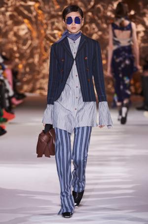 アクネ ストゥディオズ、芸術家パウル・クレーと重ね合わせるDIYスピリット【2017-18秋冬ウィメンズ】