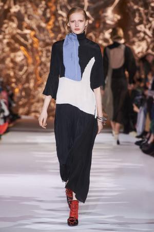 アクネ ストゥディオズ、芸術家パウル・クレーと重ね合わせるDIYスピリット【2017-18秋冬ウィメンズ】