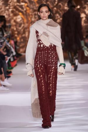 アクネ ストゥディオズ、芸術家パウル・クレーと重ね合わせるDIYスピリット【2017-18秋冬ウィメンズ】