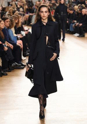 ニナ リッチ、マリー・ローランサンの絵画をパレットに紡ぐウエスタンスタイル【2017-18秋冬ウィメンズ】