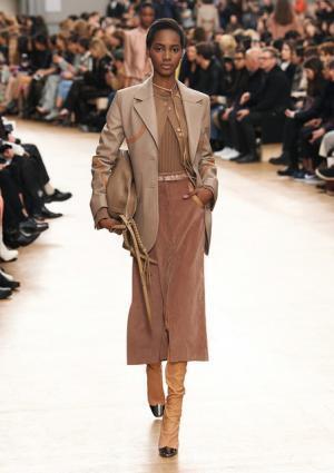 ニナ リッチ、マリー・ローランサンの絵画をパレットに紡ぐウエスタンスタイル【2017-18秋冬ウィメンズ】