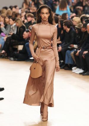 ニナ リッチ、マリー・ローランサンの絵画をパレットに紡ぐウエスタンスタイル【2017-18秋冬ウィメンズ】