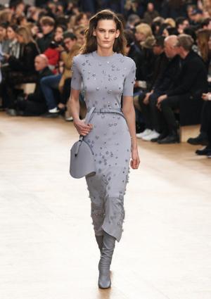 ニナ リッチ、マリー・ローランサンの絵画をパレットに紡ぐウエスタンスタイル【2017-18秋冬ウィメンズ】