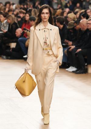 ニナ リッチ、マリー・ローランサンの絵画をパレットに紡ぐウエスタンスタイル【2017-18秋冬ウィメンズ】