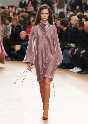 ニナ リッチ、マリー・ローランサンの絵画をパレットに紡ぐウエスタンスタイル【2017-18秋冬ウィメンズ】