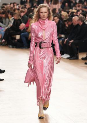 ニナ リッチ、マリー・ローランサンの絵画をパレットに紡ぐウエスタンスタイル【2017-18秋冬ウィメンズ】