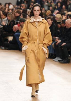 ニナ リッチ、マリー・ローランサンの絵画をパレットに紡ぐウエスタンスタイル【2017-18秋冬ウィメンズ】