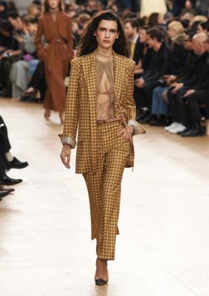 ニナ リッチ、マリー・ローランサンの絵画をパレットに紡ぐウエスタンスタイル【2017-18秋冬ウィメンズ】