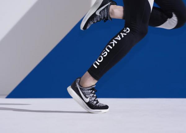 ナイキラボ最新の「GYAKUSOU」コレクション。伝統的配色と遊び心が調和した昇華転写パターン