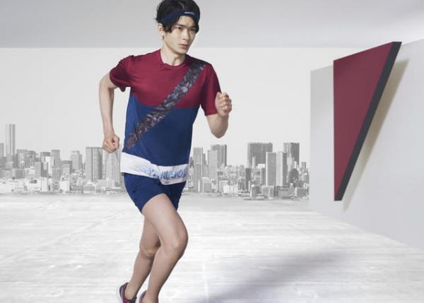 ナイキラボ最新の「GYAKUSOU」コレクション。伝統的配色と遊び心が調和した昇華転写パターン