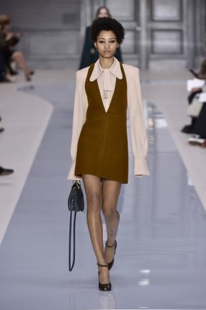 クレア・ワイト・ケラーによる最後のクロエ【2017-18秋冬ウィメンズ】