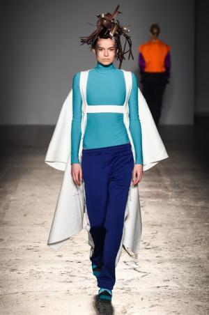 アツシナカシマ、分解と再構築を繰り返し“印象”に変化を【2017-18秋冬ウィメンズ】