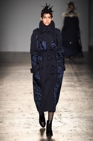 アツシナカシマ、分解と再構築を繰り返し“印象”に変化を【2017-18秋冬ウィメンズ】