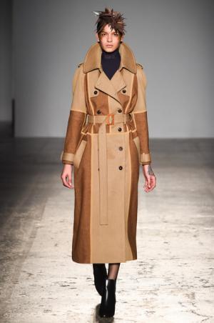 アツシナカシマ、分解と再構築を繰り返し“印象”に変化を【2017-18秋冬ウィメンズ】