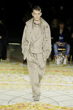 ヴィヴィアンもモデルとなった、アンドレアス・クロンターラー フォー ヴィヴィアン・ウエストウッドのショー【2017-18秋冬コレクション】