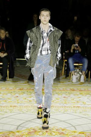 ヴィヴィアンもモデルとなった、アンドレアス・クロンターラー フォー ヴィヴィアン・ウエストウッドのショー【2017-18秋冬コレクション】