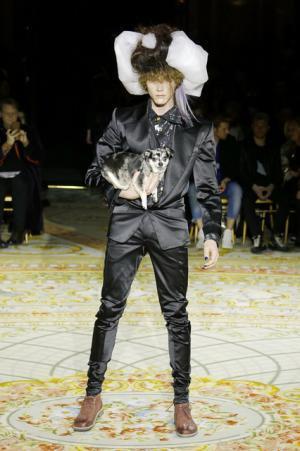 ヴィヴィアンもモデルとなった、アンドレアス・クロンターラー フォー ヴィヴィアン・ウエストウッドのショー【2017-18秋冬コレクション】