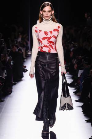 エルメス、画家キルヒナーの色彩に色づくメゾンのヘリテージ【2017-18秋冬ウィメンズ】