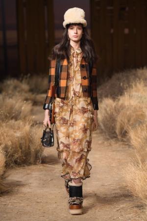 コーチ、メルティングポットのNYのユーモアや遊び心を添えて【2017年秋コレクション】