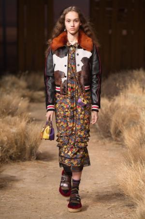 コーチ、メルティングポットのNYのユーモアや遊び心を添えて【2017年秋コレクション】