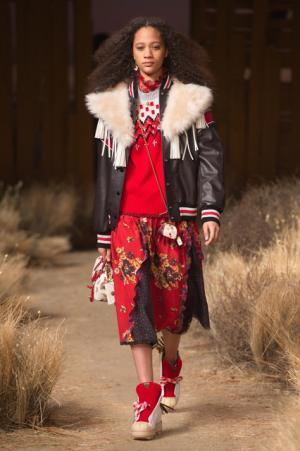 コーチ、メルティングポットのNYのユーモアや遊び心を添えて【2017年秋コレクション】