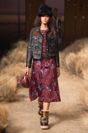 コーチ、メルティングポットのNYのユーモアや遊び心を添えて【2017年秋コレクション】